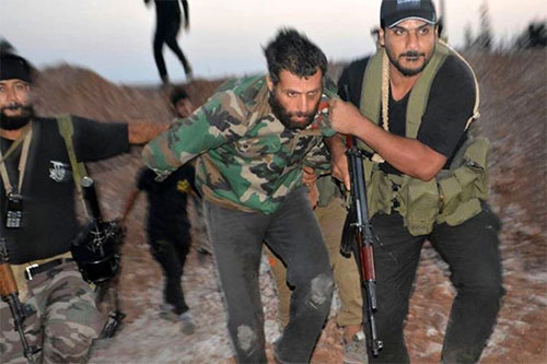 Ejército sirio captura a varios takfiríes de Al Nusra en el sur de Alepo